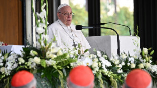 Papa Francisco faz rápida visita ao santuário de Fátima durante a JMJ