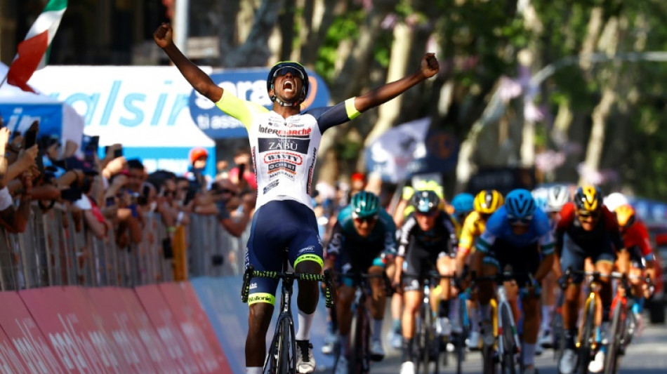 El eritreo Girmay gana la décima etapa del Giro, Juan Pedro López sigue líder