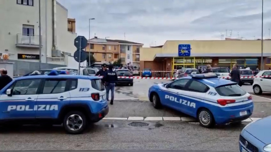 E' morta la donna ferita dal marito che si è suicidato