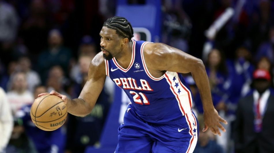 Sixers y Warriors firman triunfos claves de cara a los playoffs de la NBA