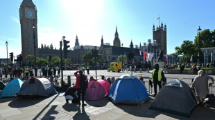 Funérailles d'Elizabeth II: certains campent déjà pour être aux premières loges