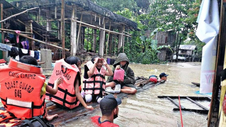 Tempête Megi aux Philippines: au moins 42 morts, les recherches suspendues