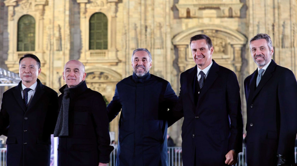 Milano-Cortina: inaugurato lo Sport Village in Duomo