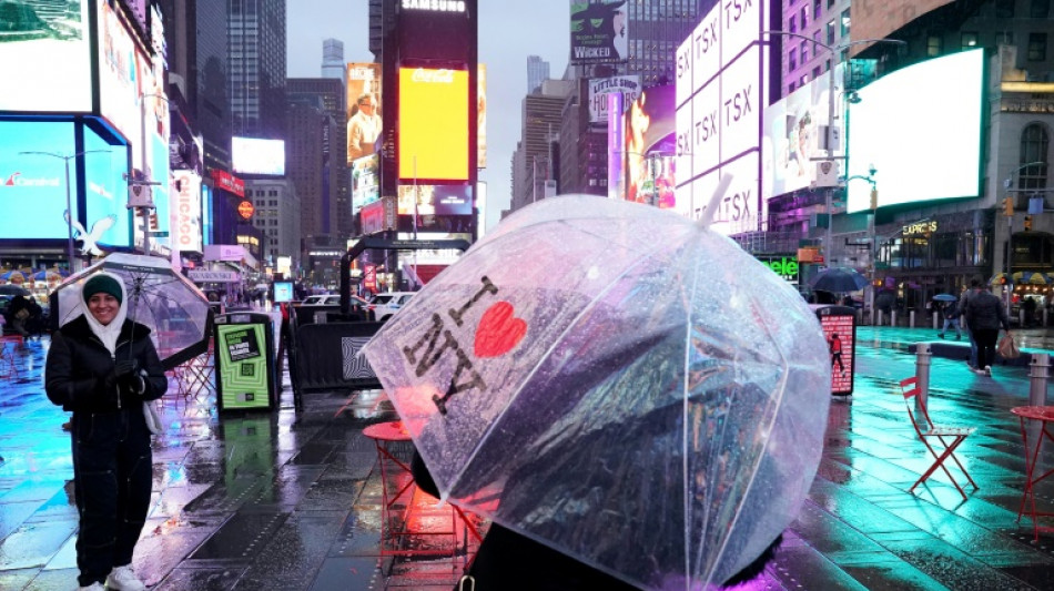 Las tormentas dejan tres muertos en EEUU y cientos de miles de personas sin electricidad