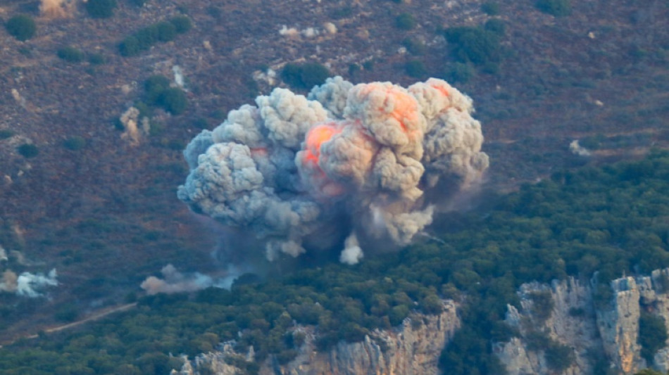 Bombardeios israelenses deixam 100 mortos no Líbano