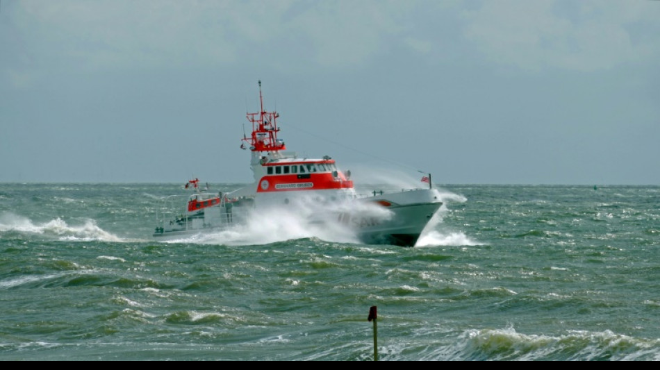 Brand auf Öltanker vor Warnemünde ausgebrochen: Großeinsatz auf Ostsee läuft