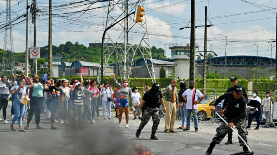 Suben a tres los presos muertos en un motín en una cárcel de Ecuador