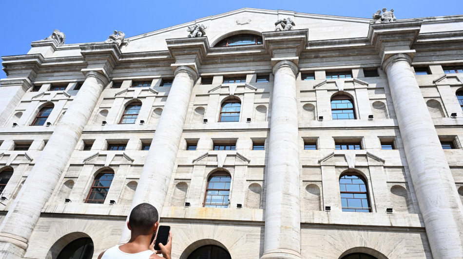 Borsa: Milano chiude in forte calo (-1%) con il Medioriente