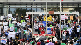 Salvadoreños protestan contra la ley de minería de Bukele 