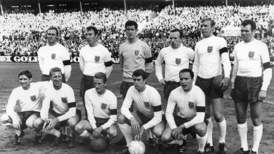 Former England winger Eastham dies aged 88