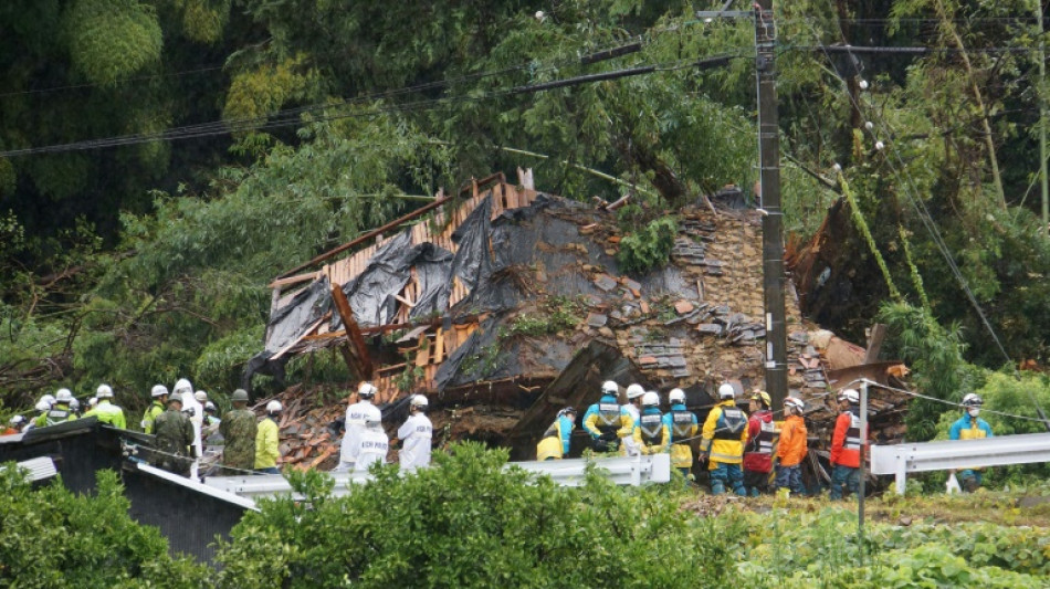 Japón advierte de la llegada de un tifón "extremamente fuerte"