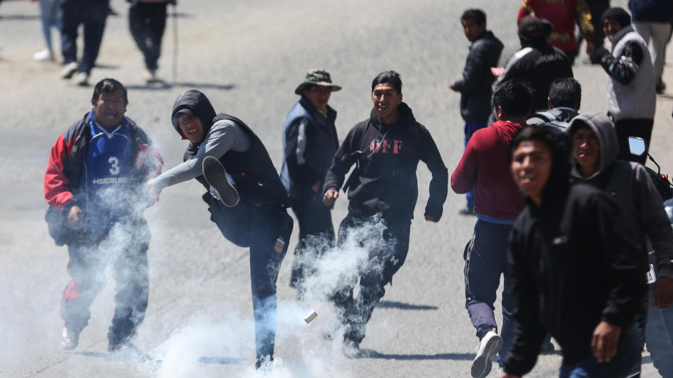 Tensione alle stelle in Bolivia per la carenza di carburante