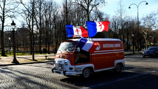 Polizei geht gegen verbotene Protestkonvois in Paris vor