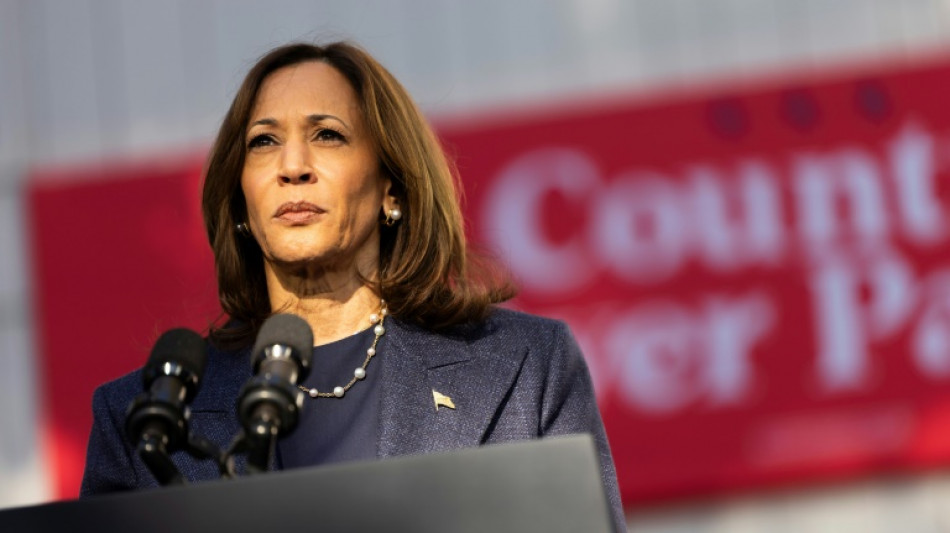 Trump fala com latinos; Kamala se distancia de Biden