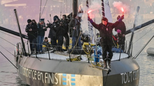 Vendée Globe: le doyen de l'épreuve Jean Le Cam arrive en 20e position