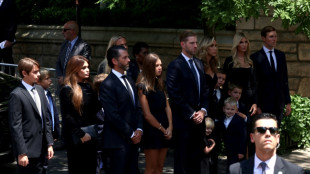 Familia Trump da el último adiós a Ivana en funeral en Nueva York