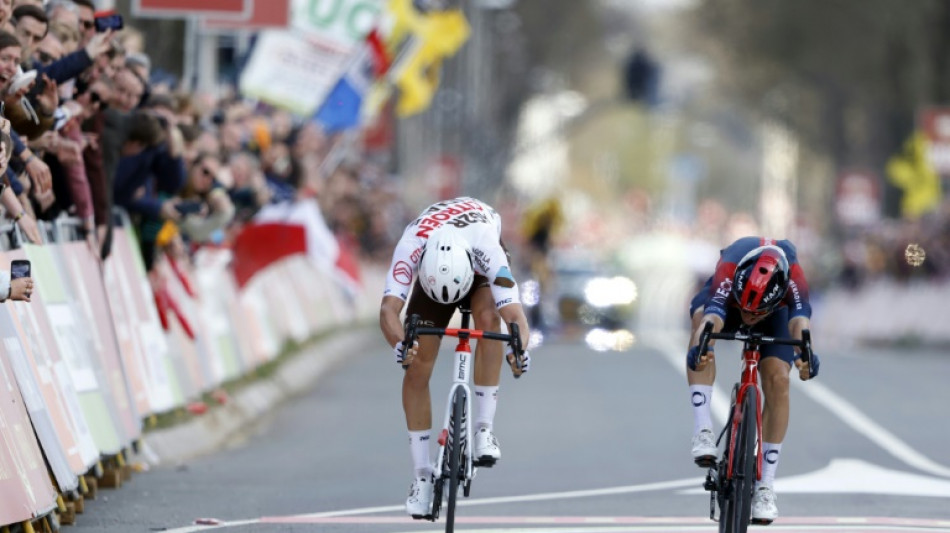 Amstel Gold Race: Kwiatkowski devance Cosnefroy à la photo-finish