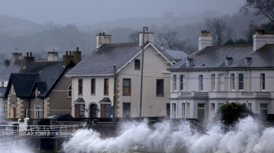 Sturm "Eowyn" richtet in Irland und Großbritannien Verwüstungen an - Ein Toter