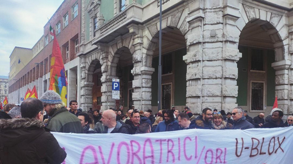 A Trieste corteo operai e istituzioni per difesa del lavoro