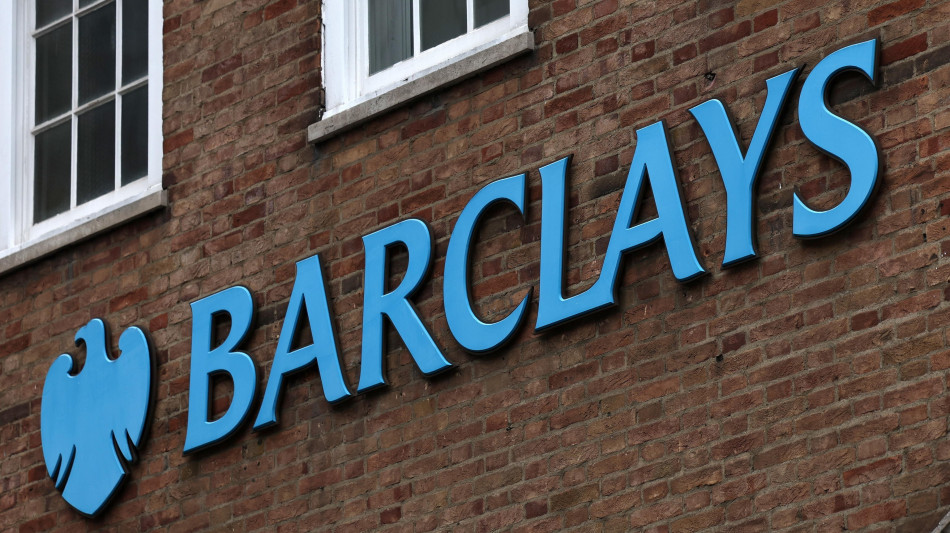 Nel trimestre l'utile di Barclays sale del 23%