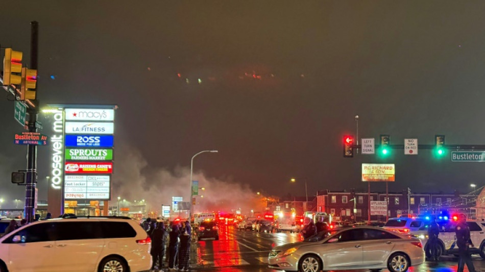 Toll rises to 7 dead, 19 hurt in Philadelphia plane crash