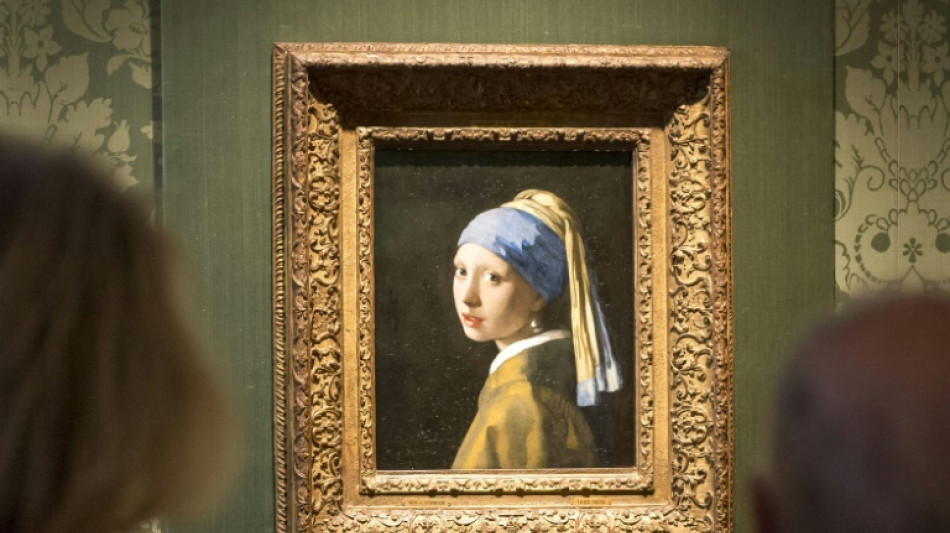 El pintor Vermeer usaba una cámara oscura para pintar sus cuadros, según una nueva biografía