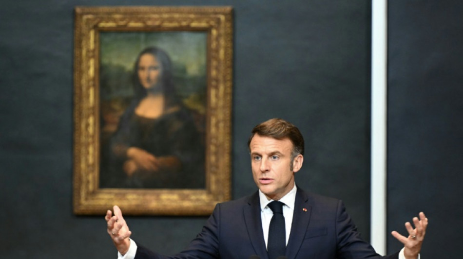 Macron anuncia 'Novo Renascimento' para o Louvre com nova sala para a Mona Lisa