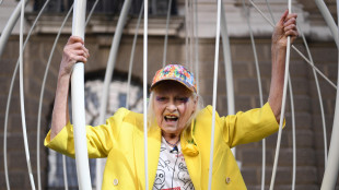 Il guardaroba di Vivienne Westwood all'asta per beneficenza