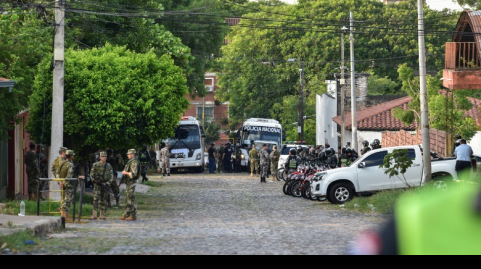 Um policial e nove detentos morrem em intervenção em prisão no Paraguai