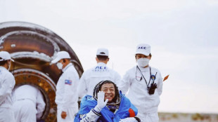 Tres astronautas chinos regresan a la Tierra