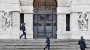 Borsa: Europa in calo, timori per la guerra dei dazi