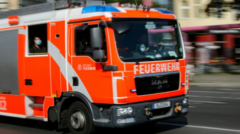 Mann stirbt nach Sturz aus Fenster von brennender Wohnung in Dresden