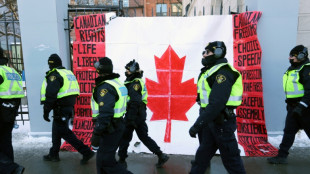 Contestation au Canada: Trudeau monte au front, les manifestants ne désarment pas