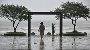 Cientos de vuelos y trenes cancelados en Corea del Sur por la tormenta Khanun