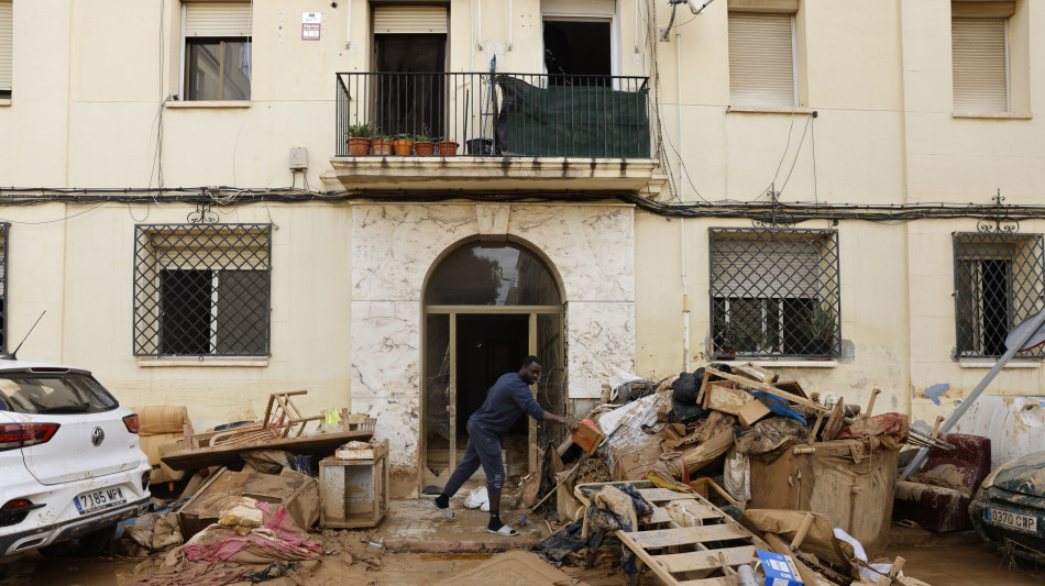 Il bilancio dei morti per l'alluvione sale a oltre 200