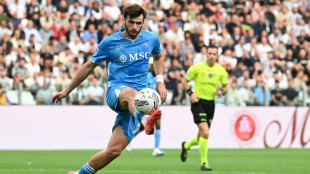 Napoli vence Empoli (1-0) e se mantém na liderança do Italiano