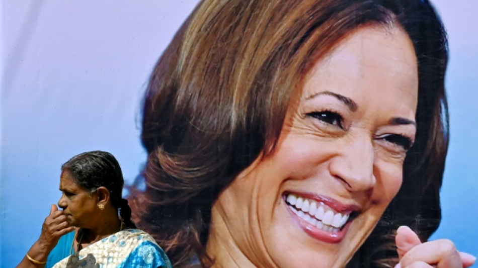 Los religiosos indios del pueblo del abuelo de Kamala Harris rezan por su victoria