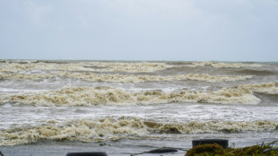 Ernesto se convierte en huracán tras dejar fuertes lluvias en Puerto Rico