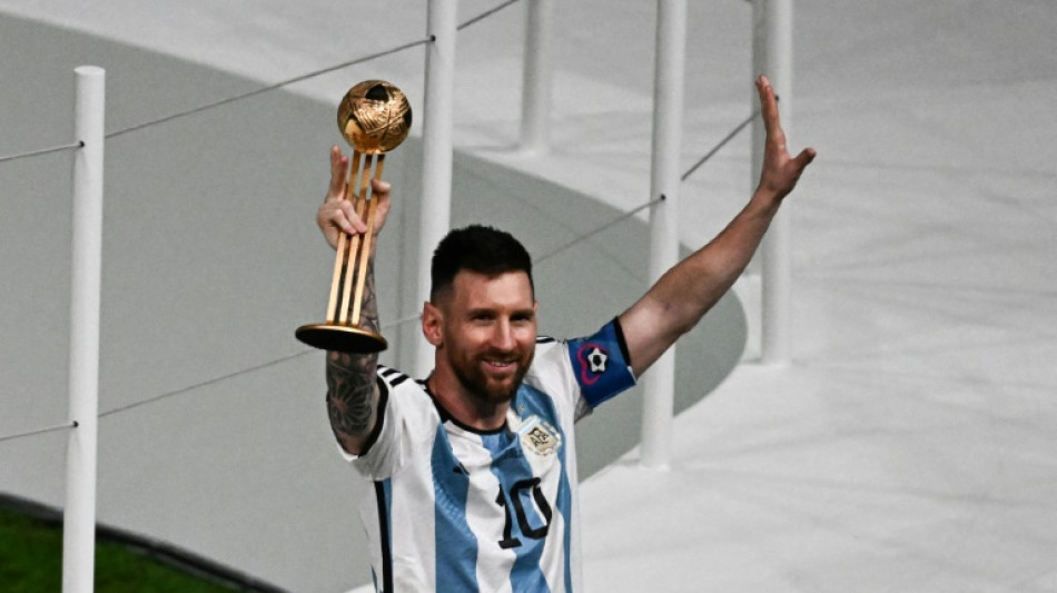 Lionel Messi recibe el Balón de Oro del Mundial de Catar-2022