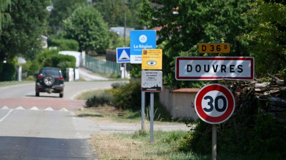 Quintuple meurtre familial dans l'Ain: marche blanche silencieuse à Douvres