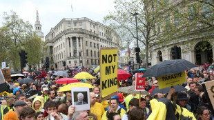 "¡Abajo la corona!", gritan los manifestantes antimonárquicos en Londres