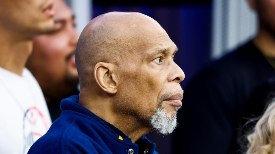 La leyenda de la NBA Abdul-Jabbar fue hospitalizado tras caída en un concierto