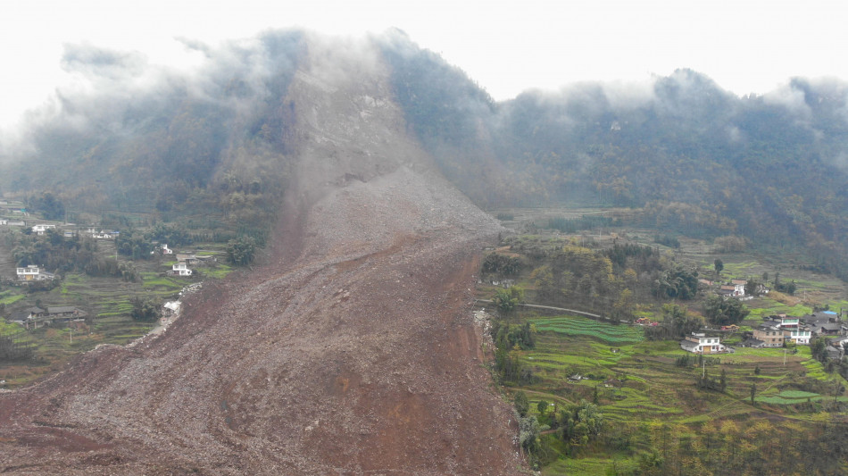 Cina, ancora 29 dispersi per una frana nel Sichuan