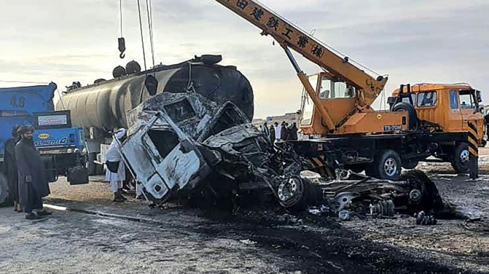 Al menos 21 muertos en accidente de autobús en Afganistán