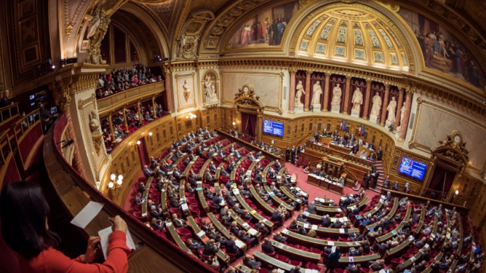 Vote sans suspense au Sénat pour le budget de Bayrou, toujours sous pression