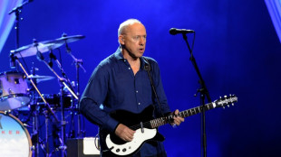 Mark Knopfler, líder de Dire Straits, subastará 120 guitarras y amplificadores