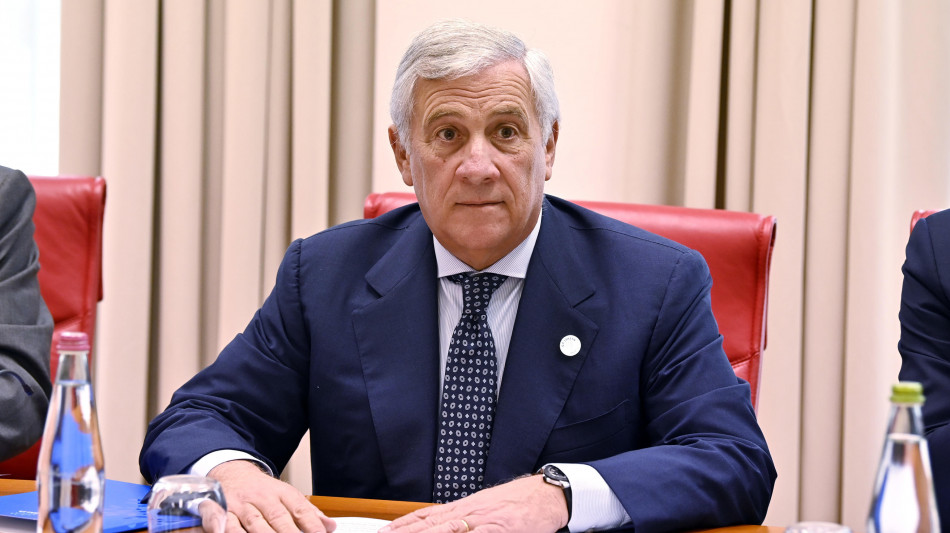 Tajani esprime 'sdegno governo' per rapporto Consiglio Ue