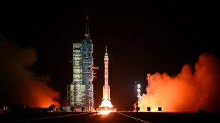 Dreiköpfige Crew von neuer Mission auf chinesischer Raumstation Tiangong eingetroffen