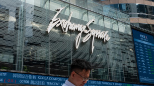 Borsa: Hong Kong negativa, apre a -0,14%