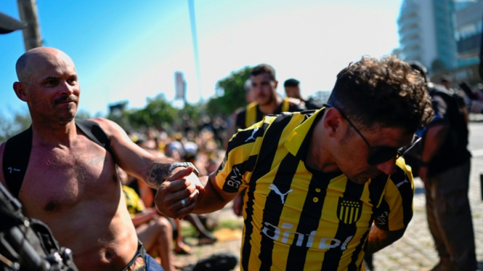 Mais de 250 torcedores do Peñarol são detidos no Rio antes da semifinal da Libertadores